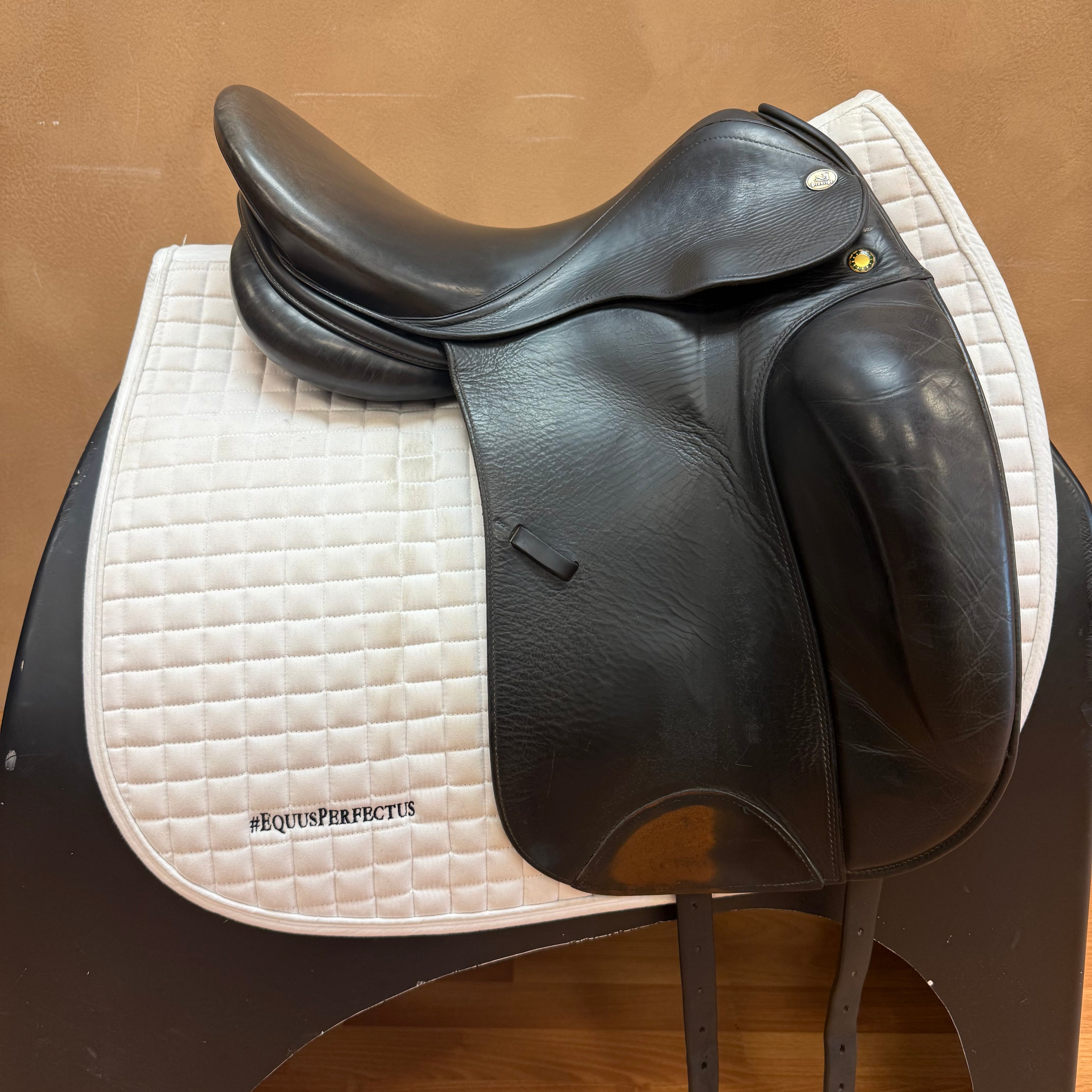 Used Prestige 2000 Dressage Saddle 16" Medium/Medium Wide Tree