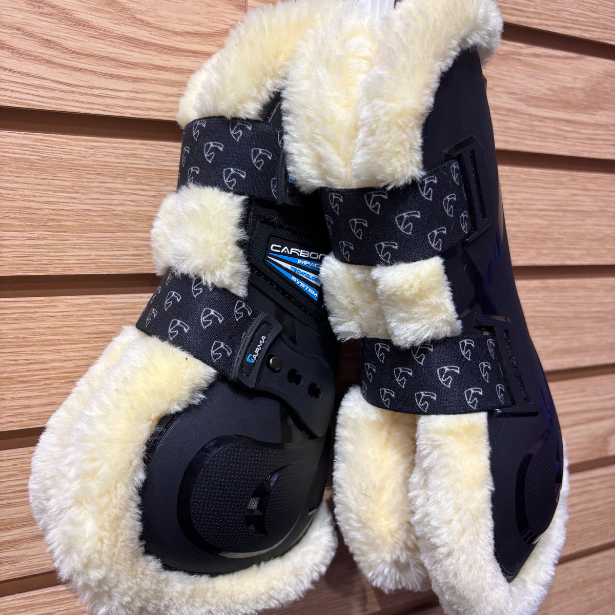 Used Full Black Arma Carbon Impact Supafleece Tendon Boots
