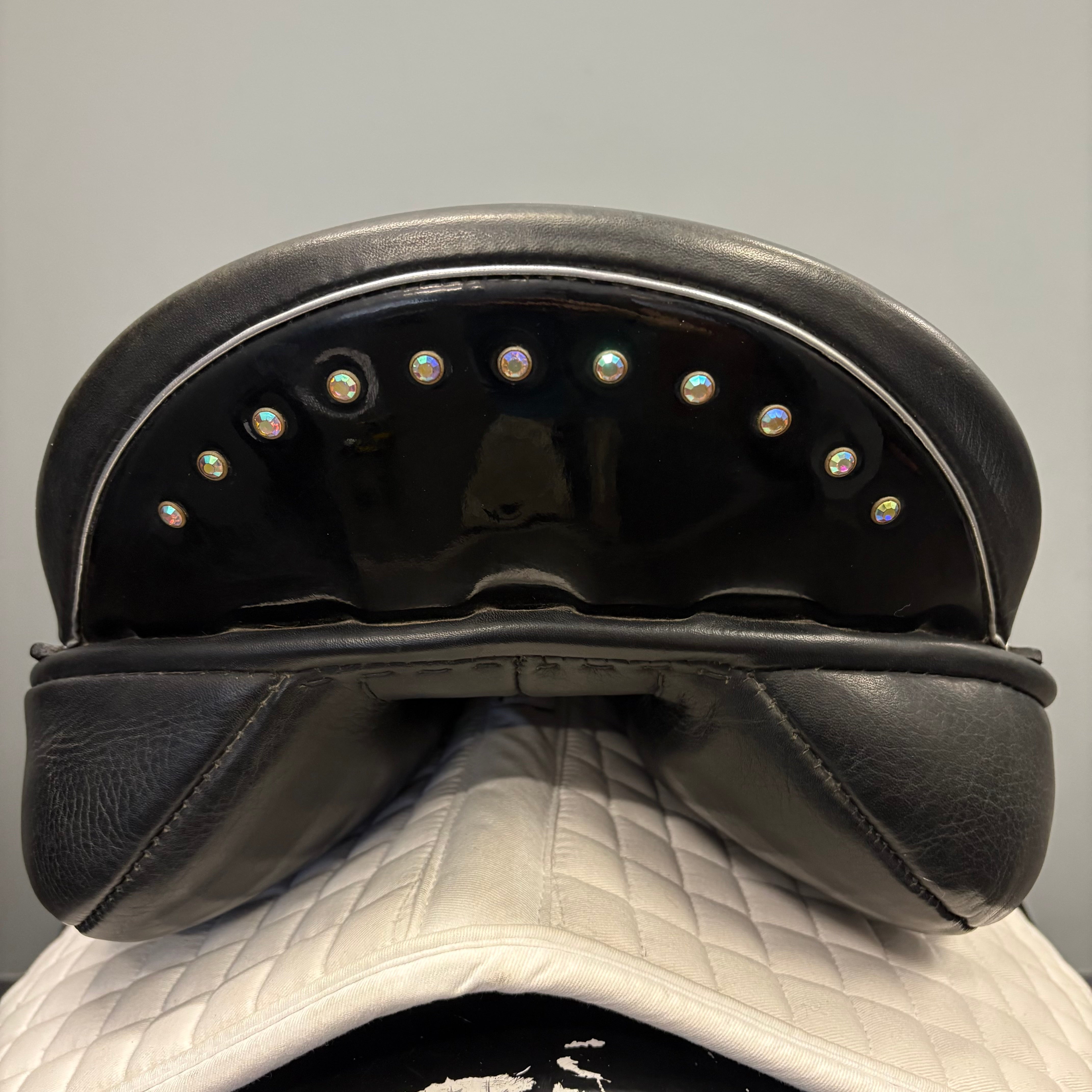 Used JRD Dressage Saddle 18" Medium Wide Tree