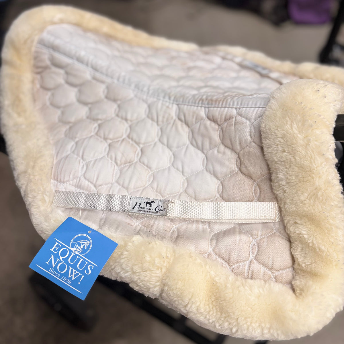 Used Large White Professional's Choice Lined Half Pad