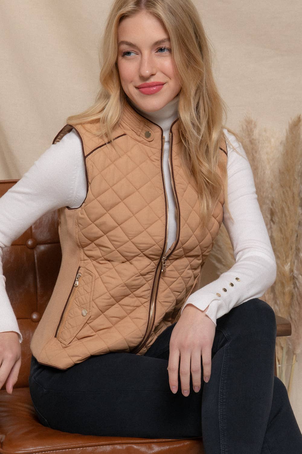 Quilted Padding Vest w/ Suede Piping