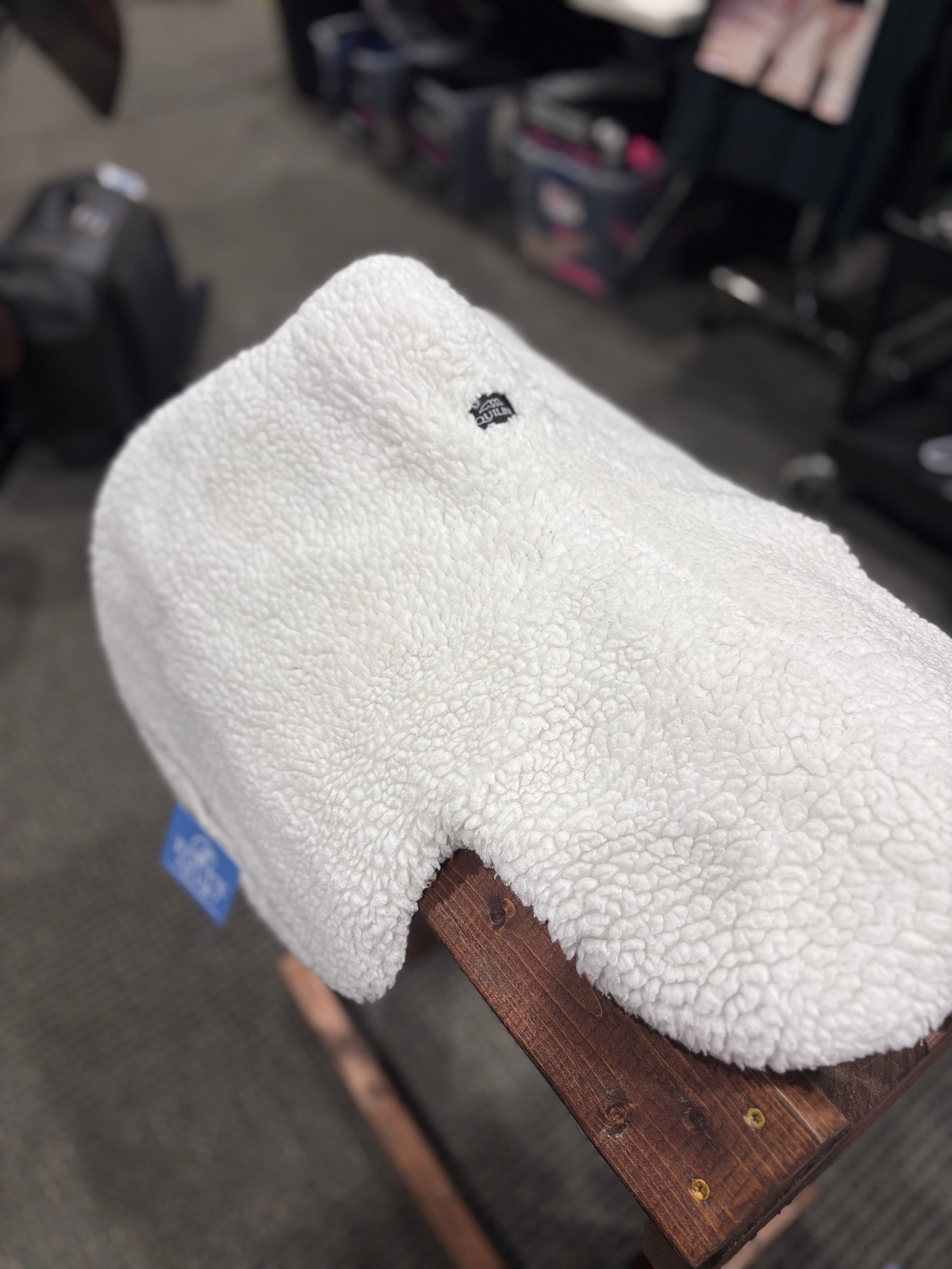 Used Equiline Fleece Shaped Pad White