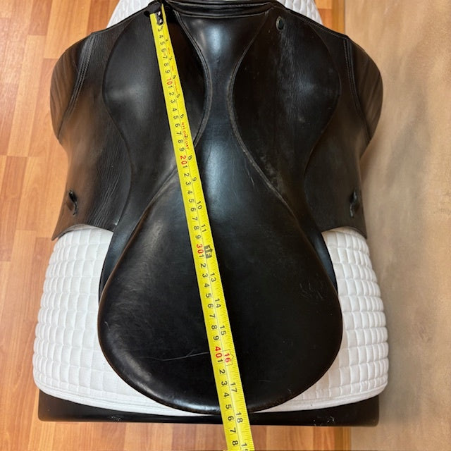 Used Stubben Tristan Dressage Saddle 18" Wide Tree