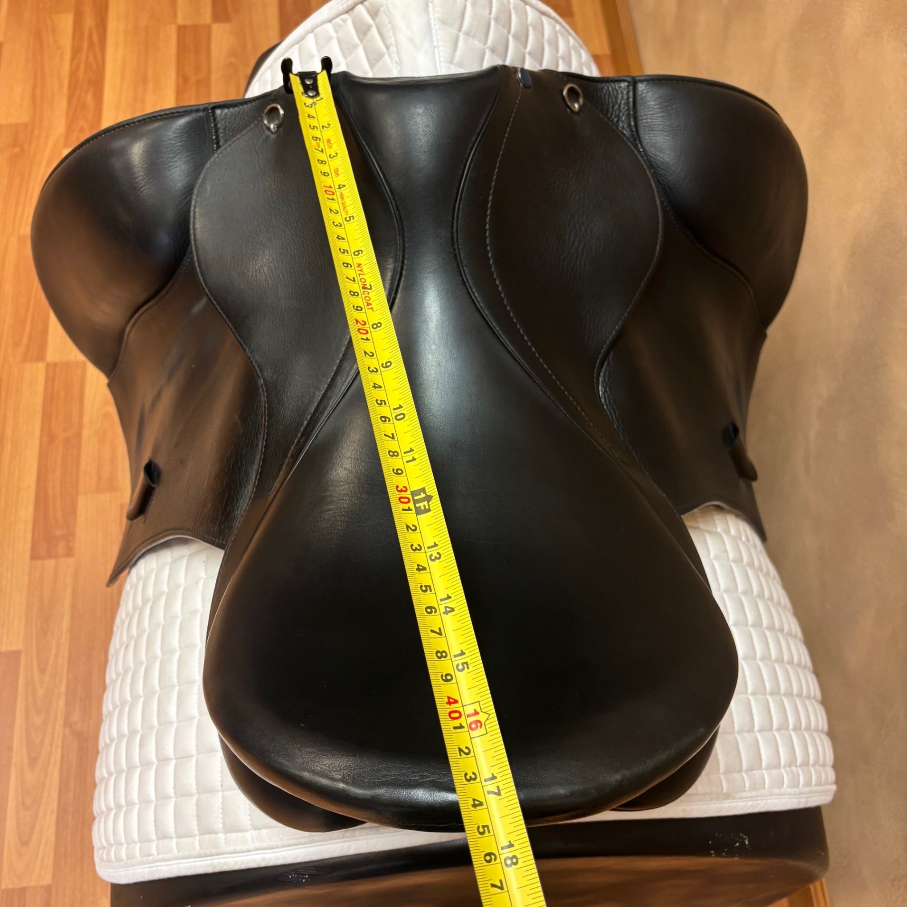 Used 1984 De Luxe Stubben Dressage Saddle 17.5" Medium Wide Tree