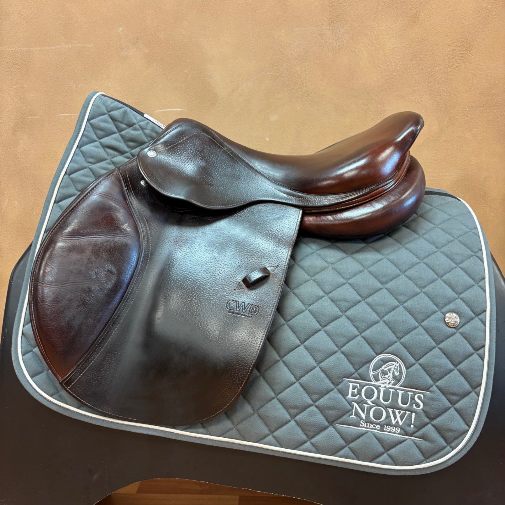 Used CWD SE02 Jump Saddle 16.5" Medium Tree