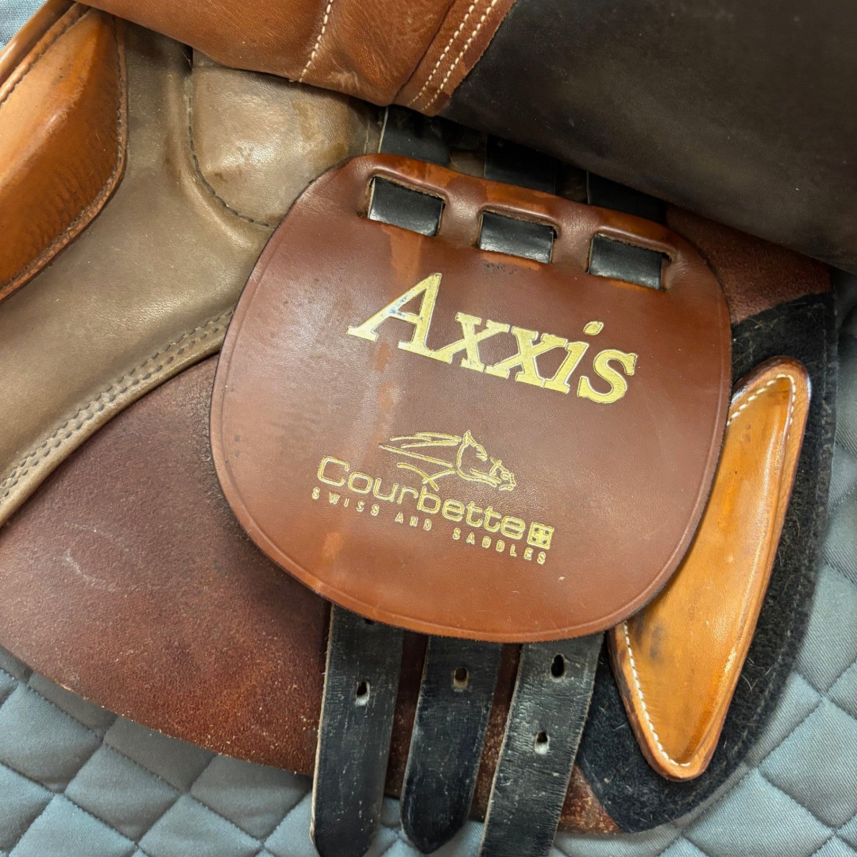 Used Courbette Axxis Jump Saddle 17" Medium Tree
