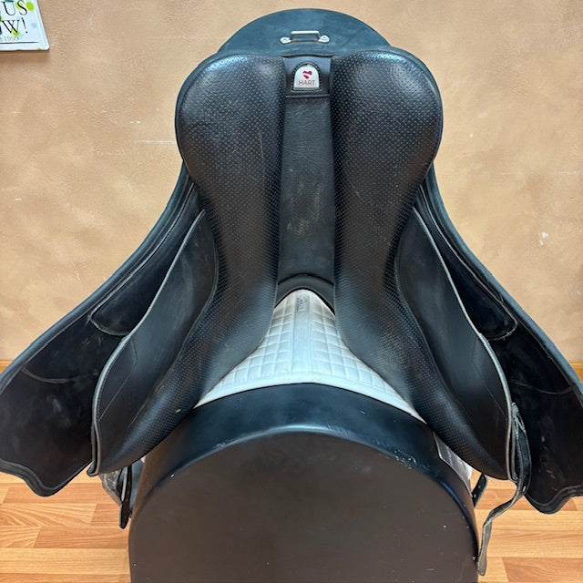 Used Wintec Pro Endurance Saddle 18" Wide Tree