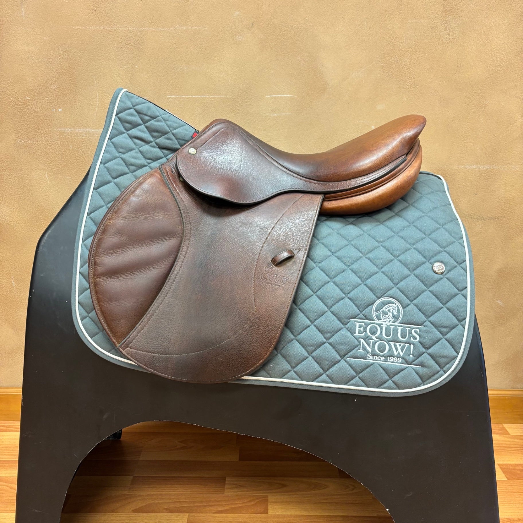 CWD Jump Saddle 17" Medium Tree