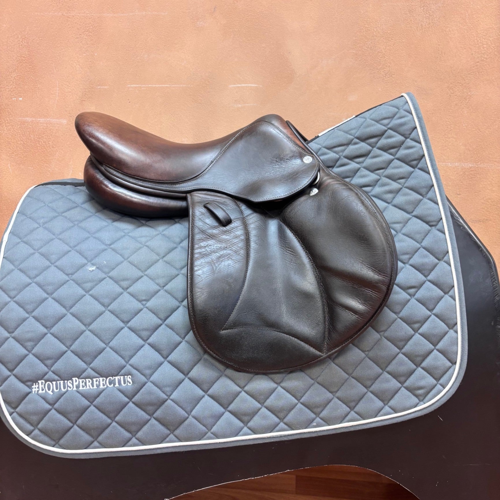 Voltaire Welli Children's Jump Saddle 15" Medium Tree