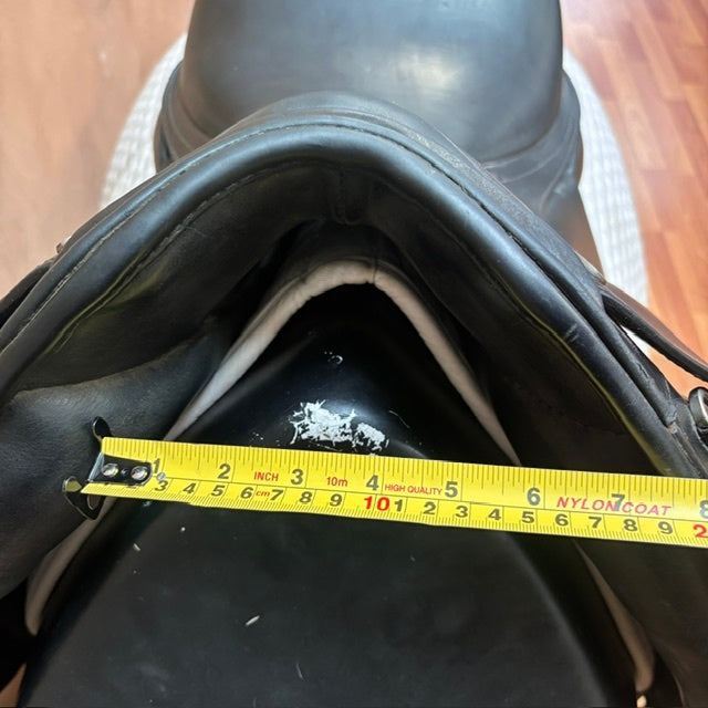 Used Duett Fidelio Dressage Saddle 17" Wide Tree