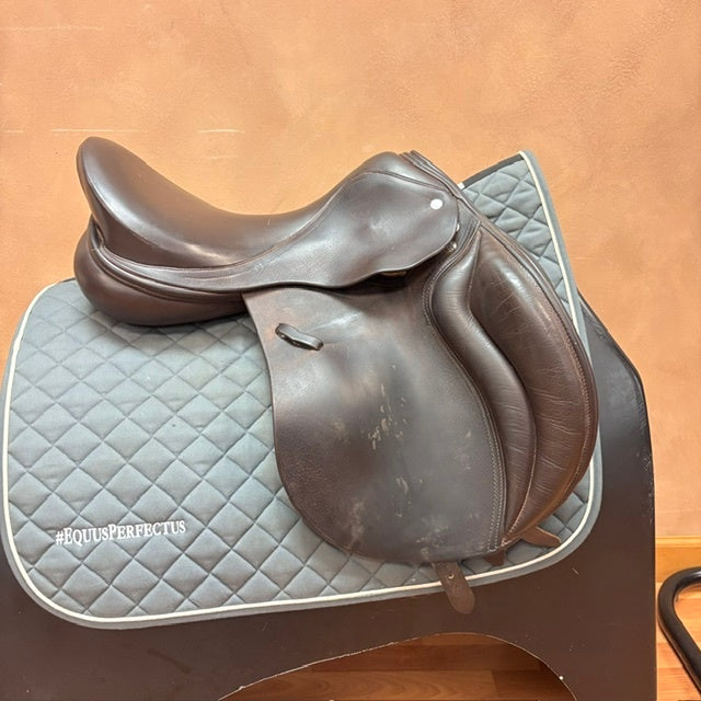 Used Loxley Bliss Jump Saddle 17" Wide Tree