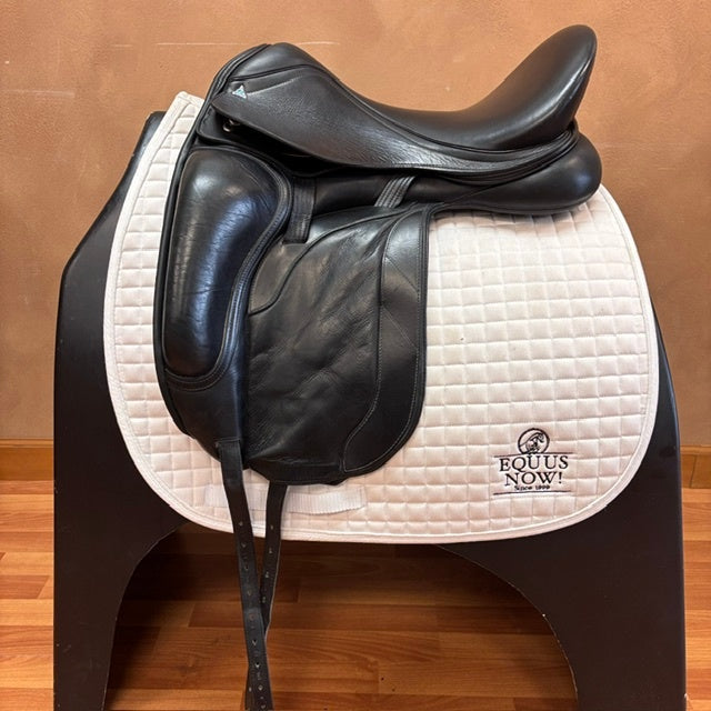 Used Bliss of London Paramour Dressage Saddle 17.5" Medium Tree