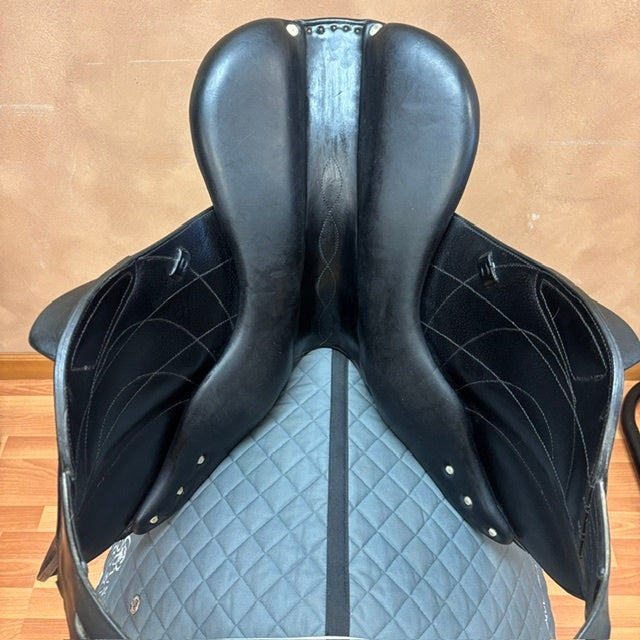 Used Antares Monoflap Jump Saddle 17.5" Medium Tree