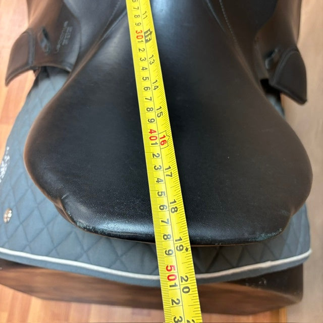 Used Stubben Roxane Jump Saddle 19" Wide Tree