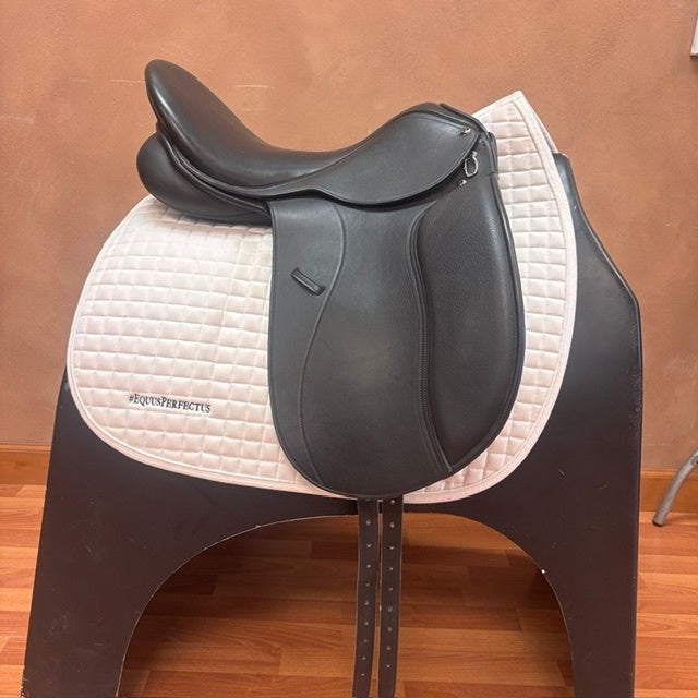 Used Ovation Salinero Dressage Saddle 18" Adjustable Gullet