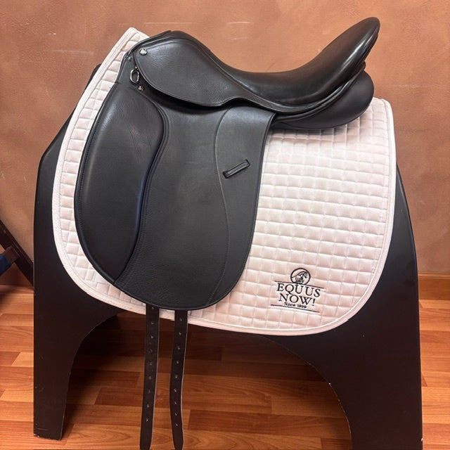 Used Ovation Salinero Dressage Saddle 18" Adjustable Gullet