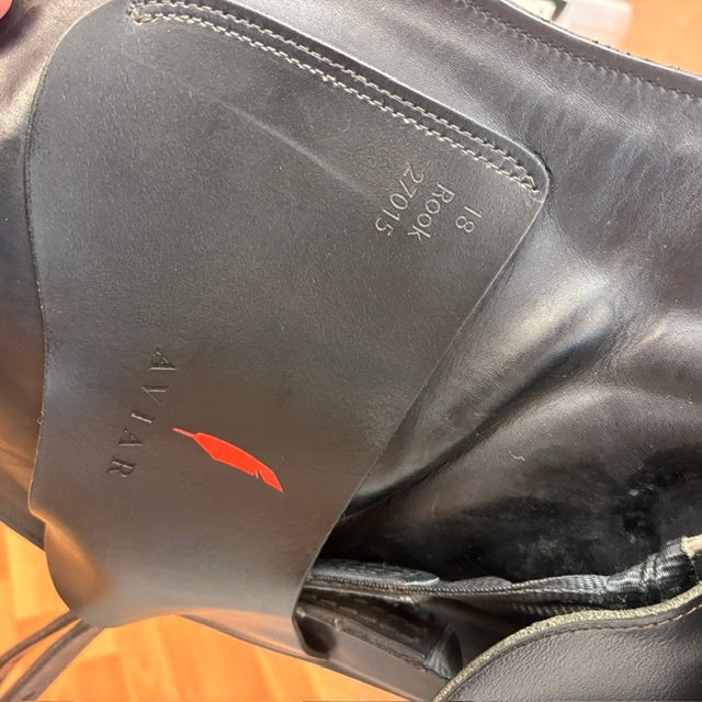 Used Aviar Rook 1.0 Dressage Saddle 18" Medium Wide Tree