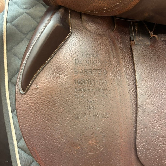 Used Devoucoux Biarritz O Jump Saddle 17.5" Medium/Wide Tree