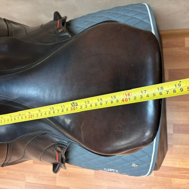 Used Albion Revelation Monoflap Jump Saddle 17.5" Medium/Wide Tree