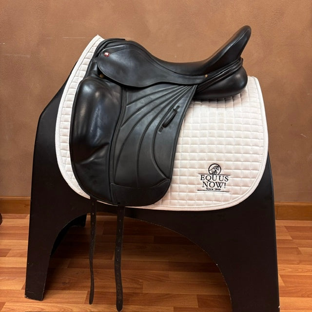 Used Albion SLK Dressage Saddle 17.5" Medium Wide Tree