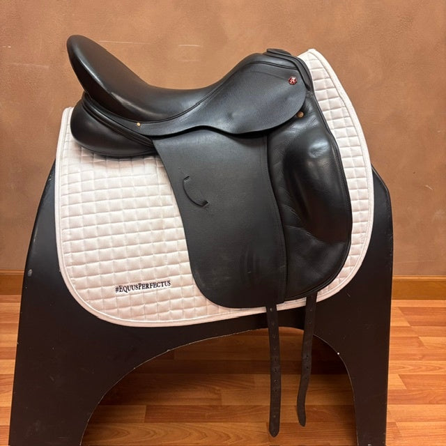 Used Albion SLK Ultima Dressage Saddle 17.5" Med/Wide Tree