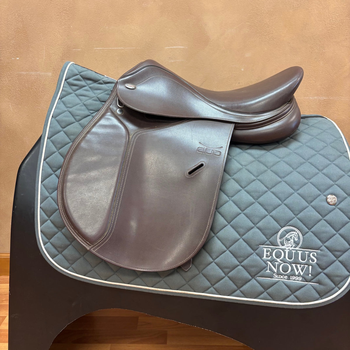 Used Tekna Club Pony Saddle 15" Adjustable Tree