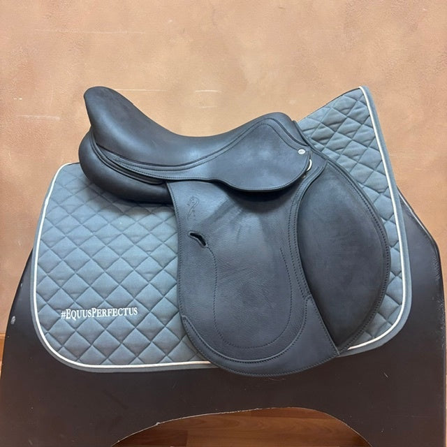 Used Antares Comfort 2 Jump Saddle 17.5" Wide Tree