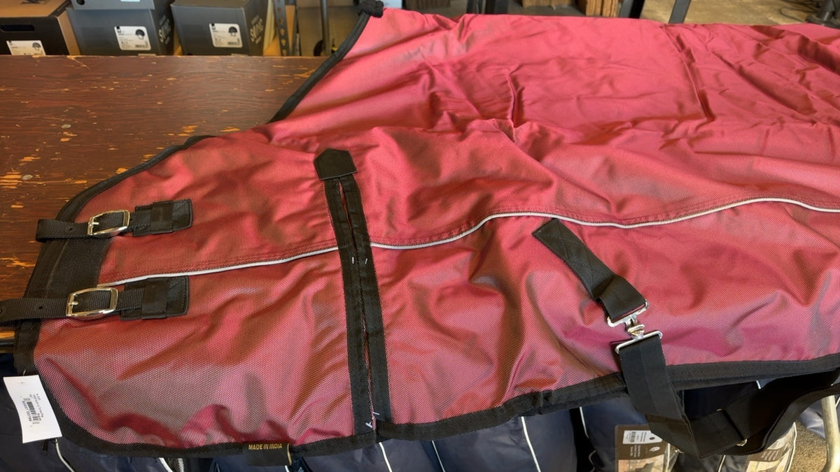 Used Light Weight Big Dee's Turnout Blanket 70" Burgundy