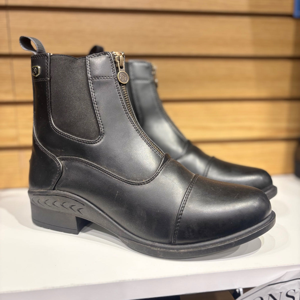 Used US 11 Black Ovation Paddock Boots