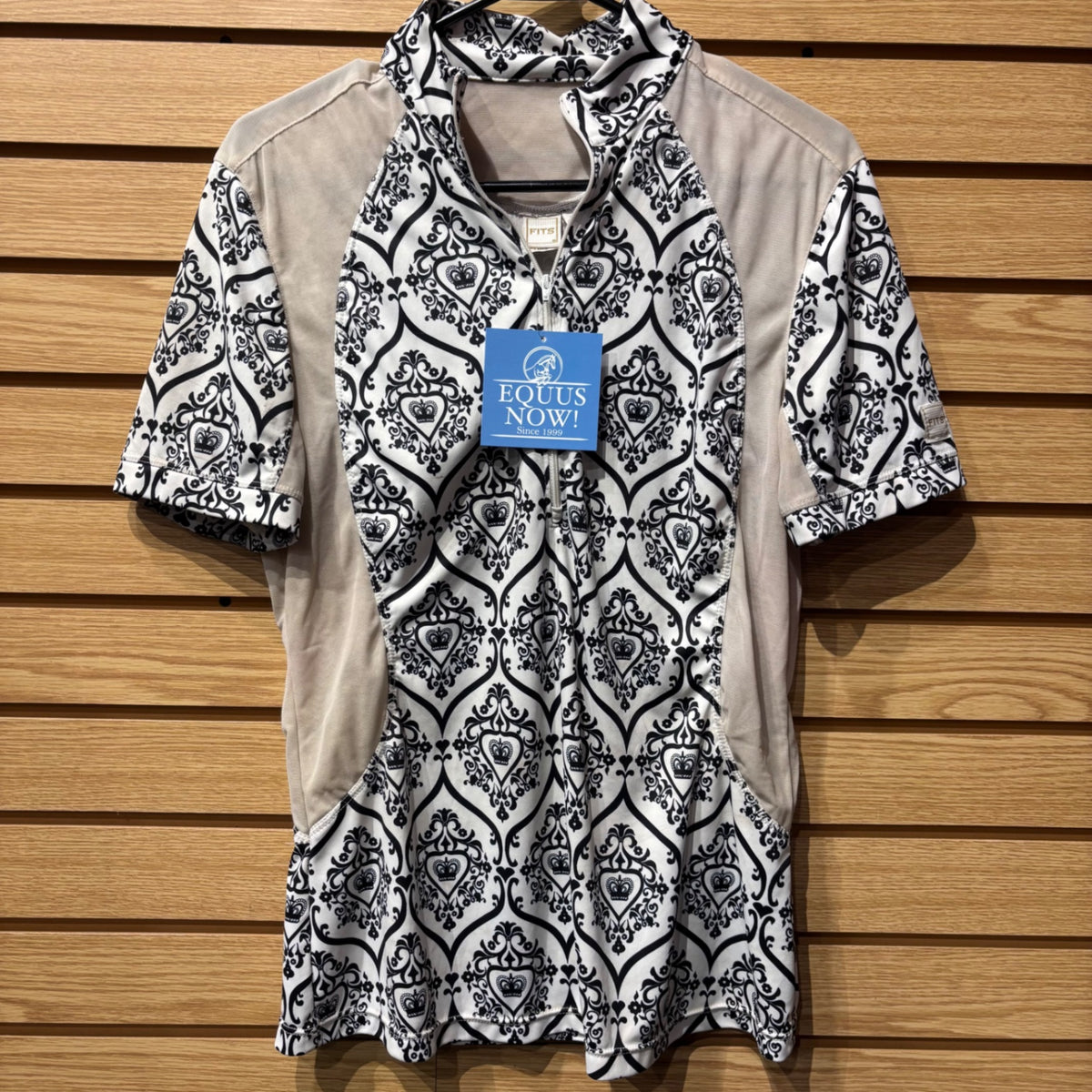 Used Large Black/White FITS Short Sleeve Sun Shirt