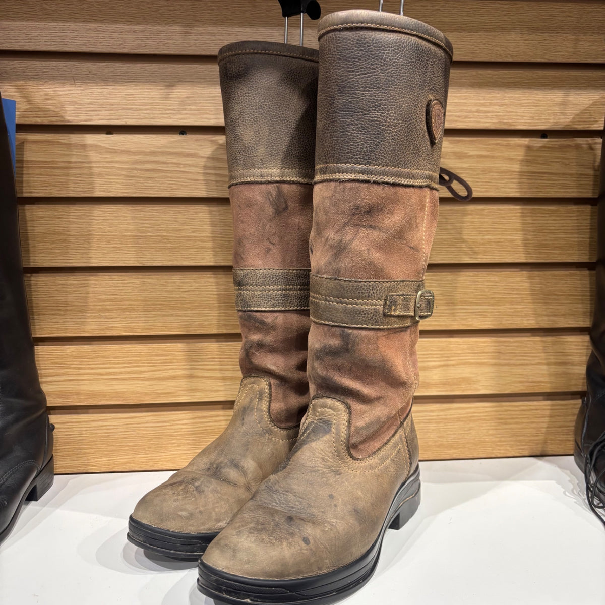 Used 8.5B Brown Ariat Langdale Country Boots