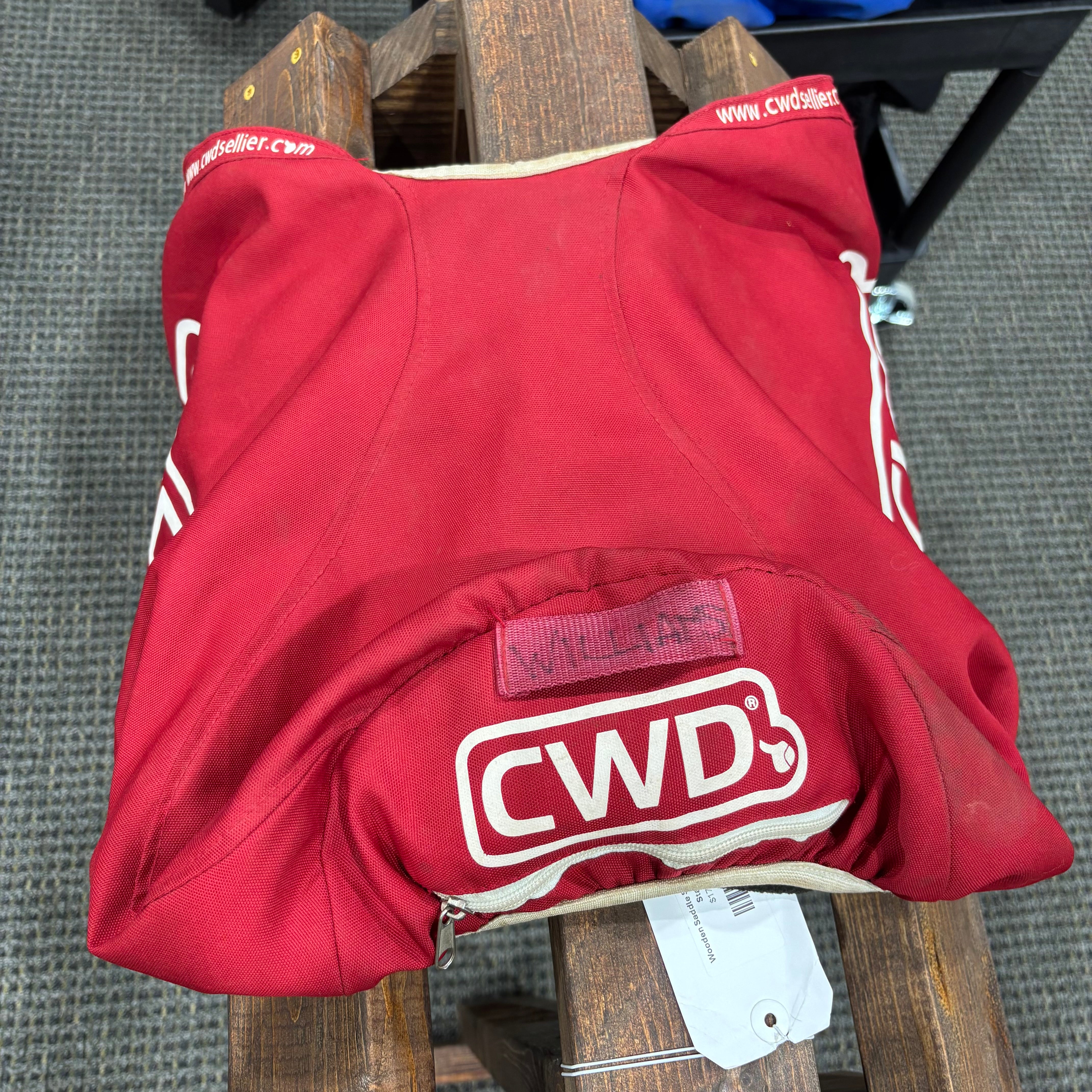Used Medium CWD Saddle Cover