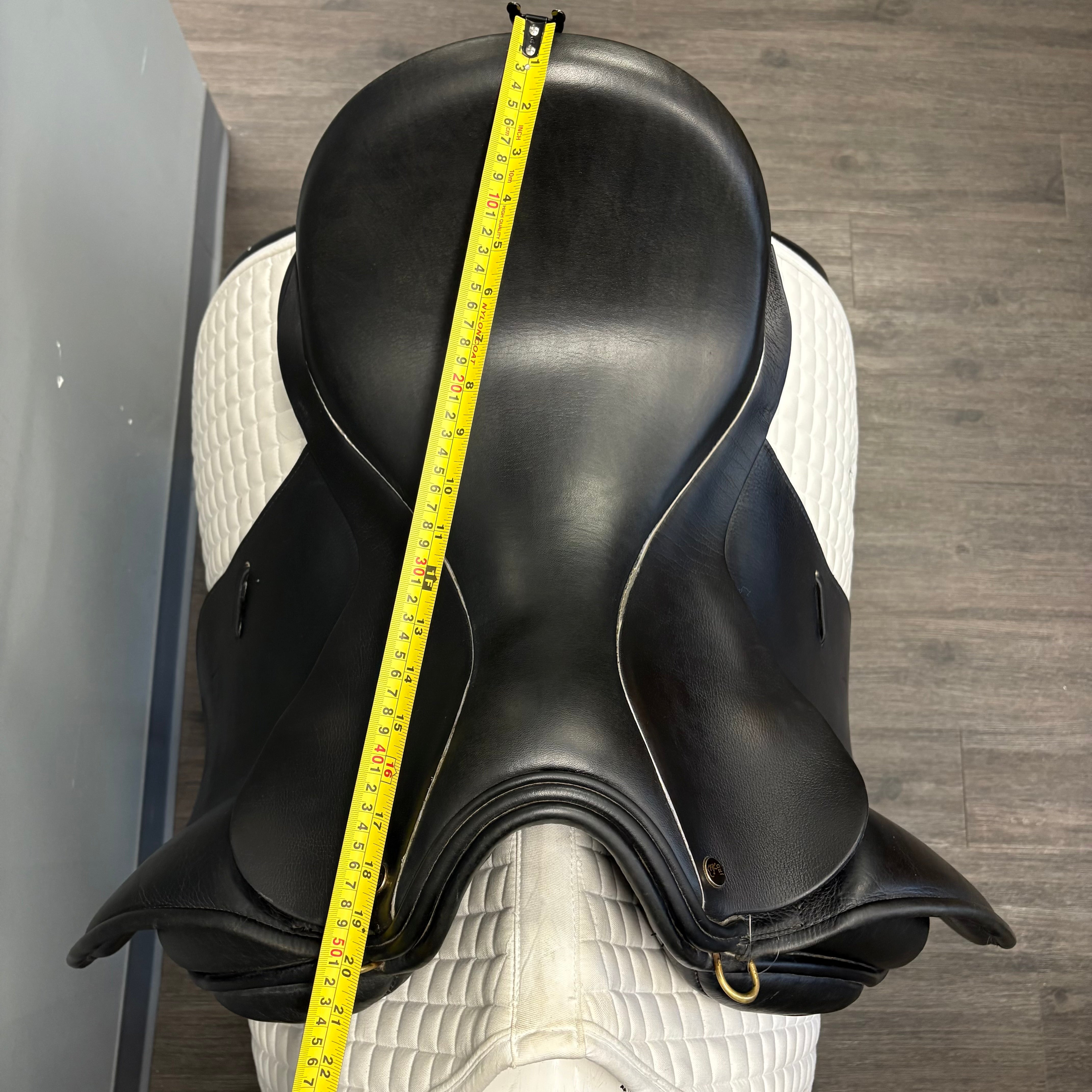 Used JRD Dressage Saddle 18" Medium Wide Tree