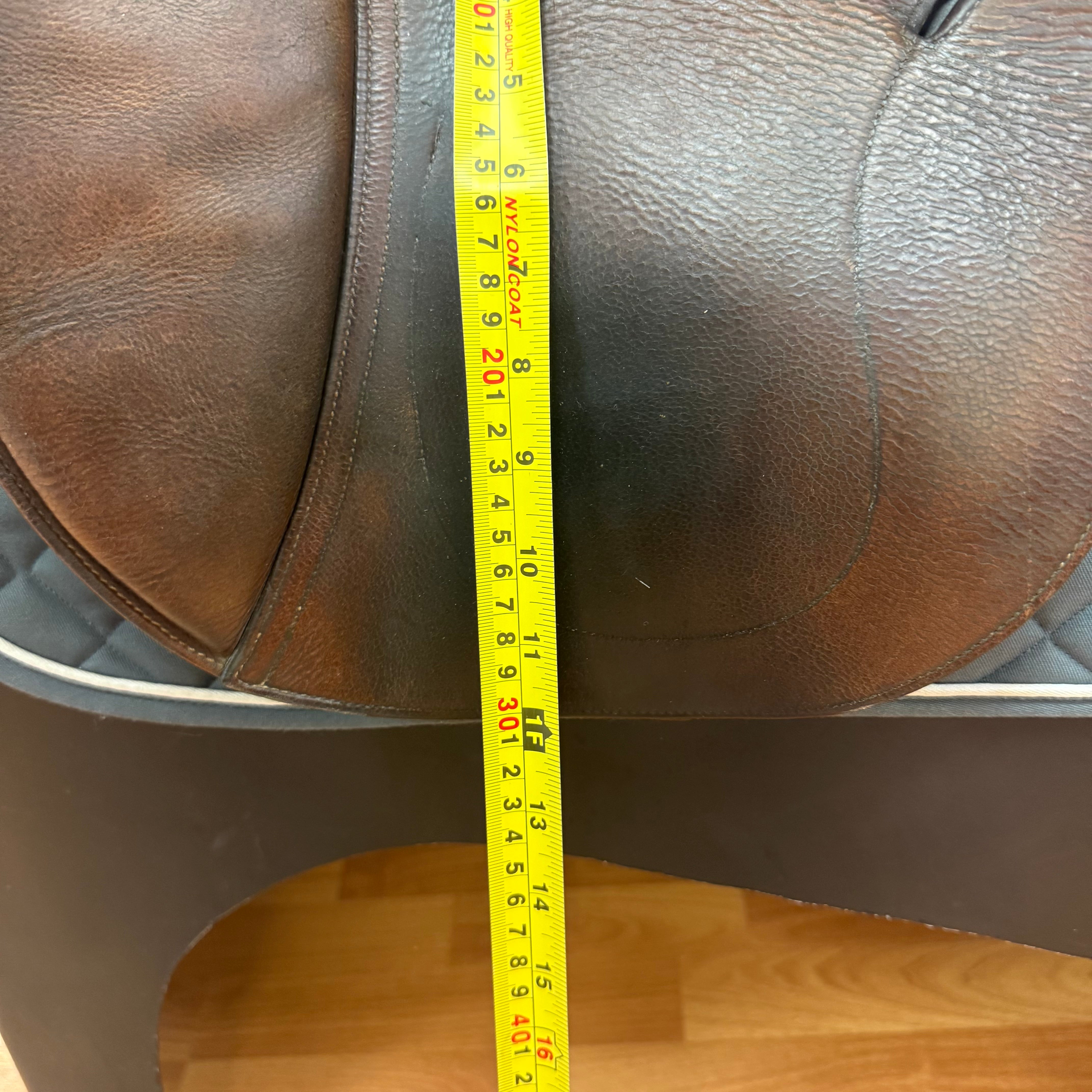 Used Antares Jump Saddle 16.5" Medium Tree