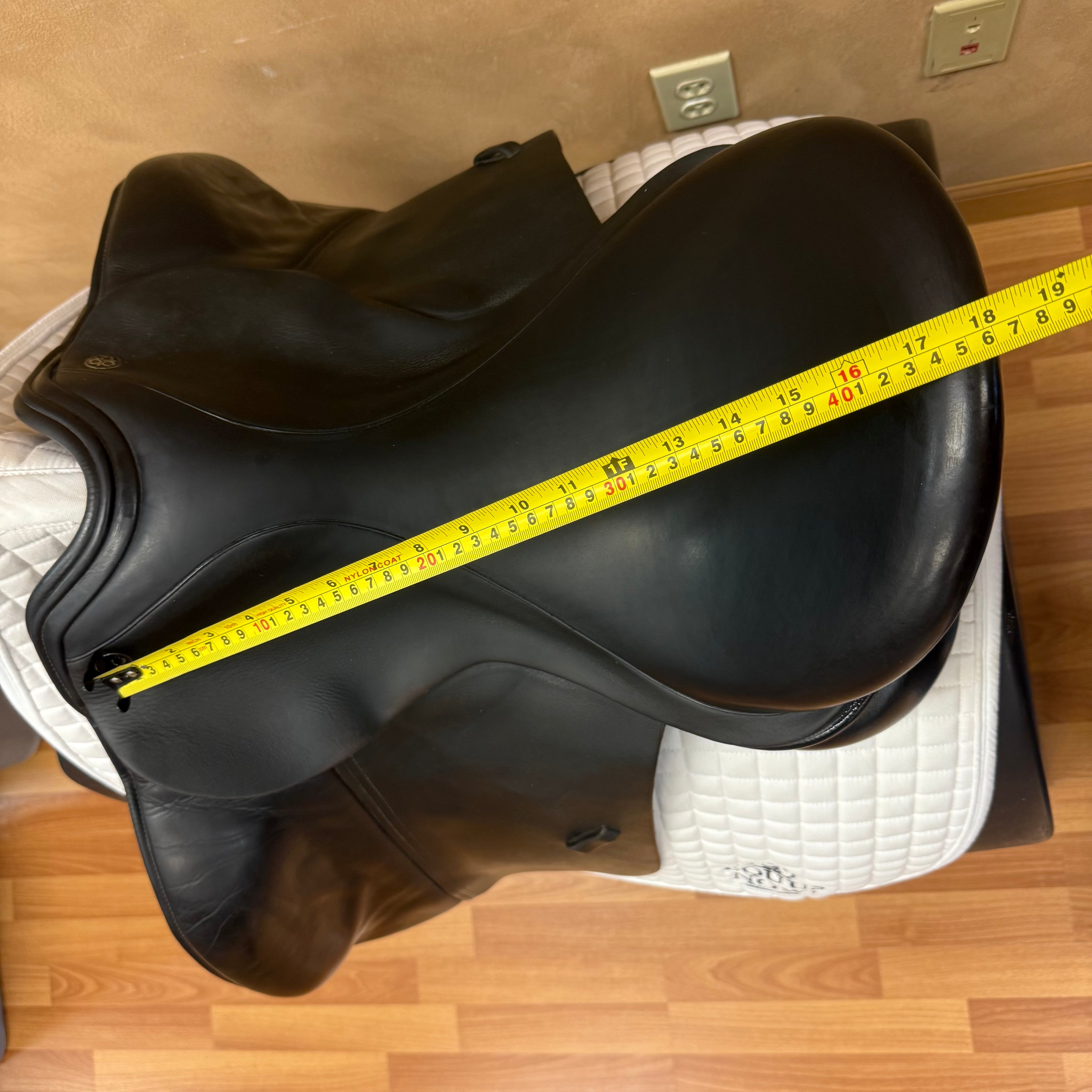 Used Trilogy Verago Elite Dressage Saddle 18" Medium Wide Tree