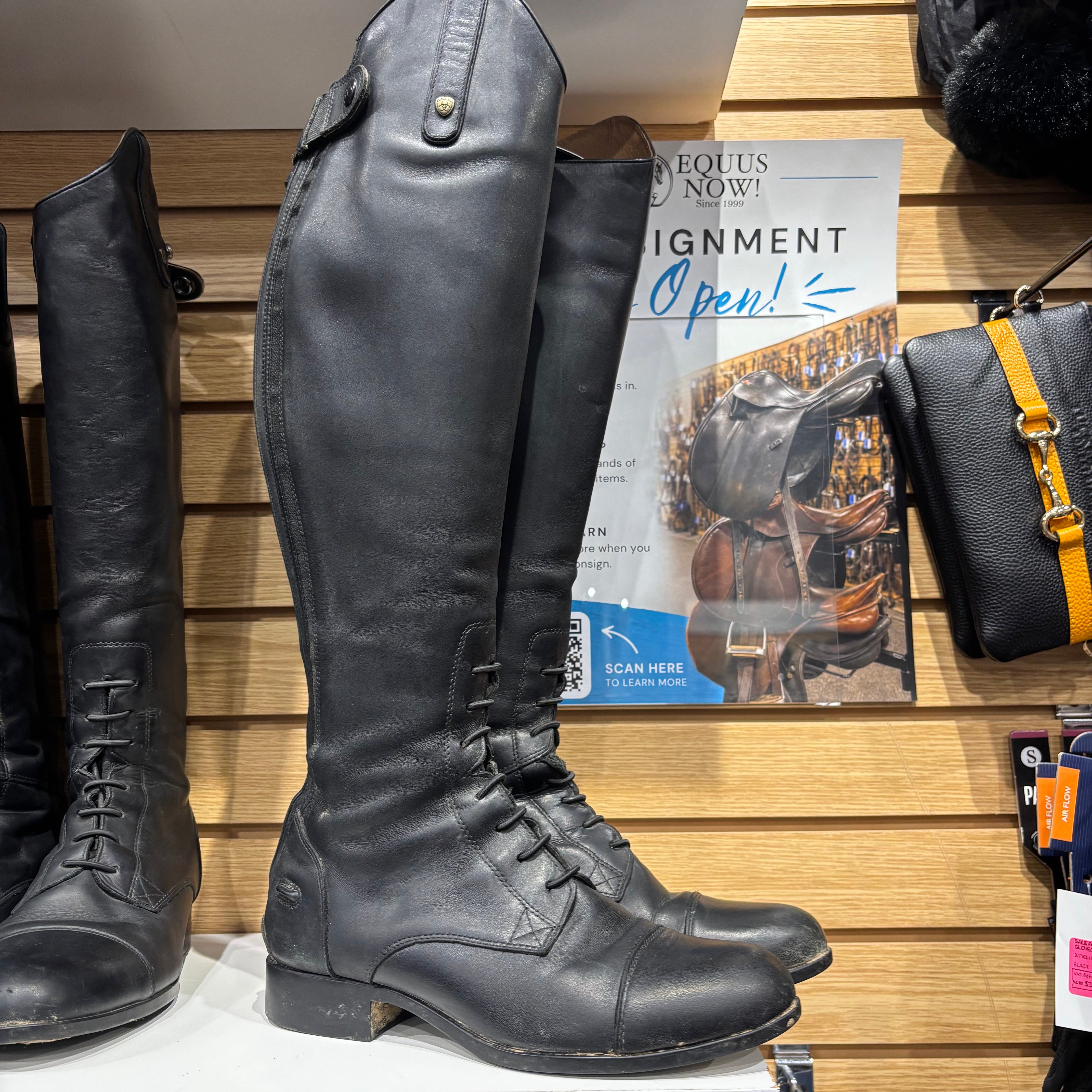 Used 9B Med/Reg Black Ariat Field Boots