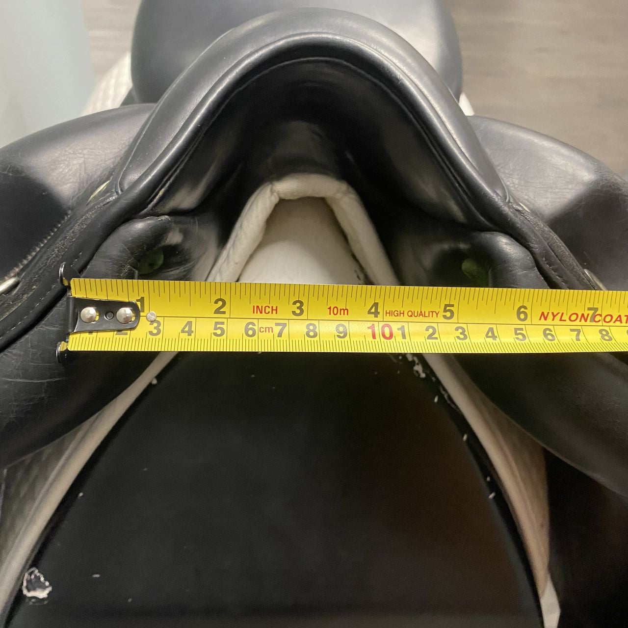 Used Devoucoux Mendia Dressage Saddle Sz 18 Med Tree - sku to order - 4002929