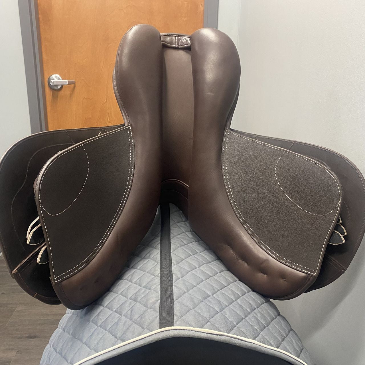 Used Collegiate Honour Jump Saddle 17" Medium Tree - sku to order - 4002942