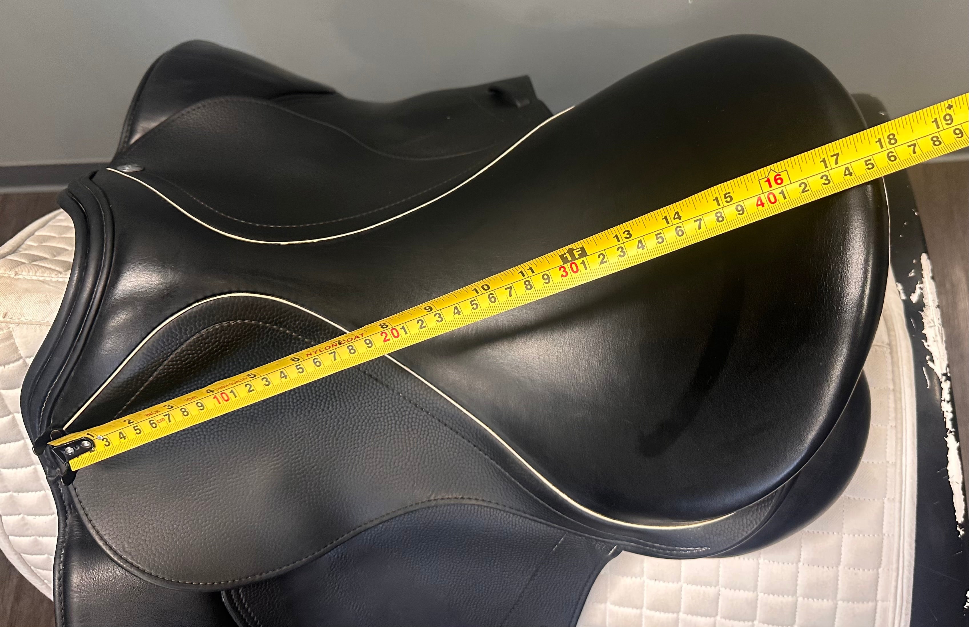 Used Borne Rebalance Dressage Saddle 17.5" Wide Tree