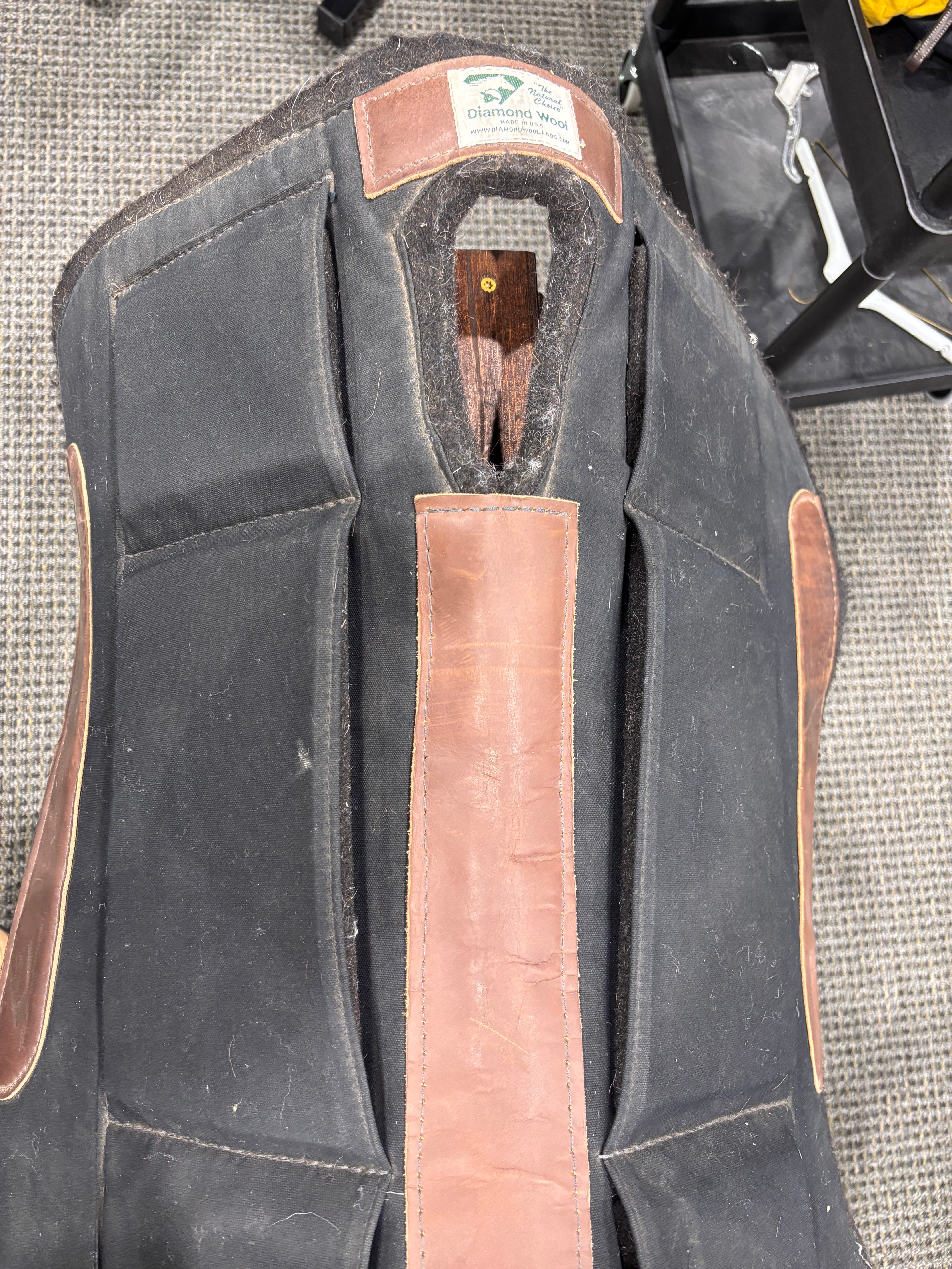 Used 28" Diamond Wool Shim Western Saddle Pad