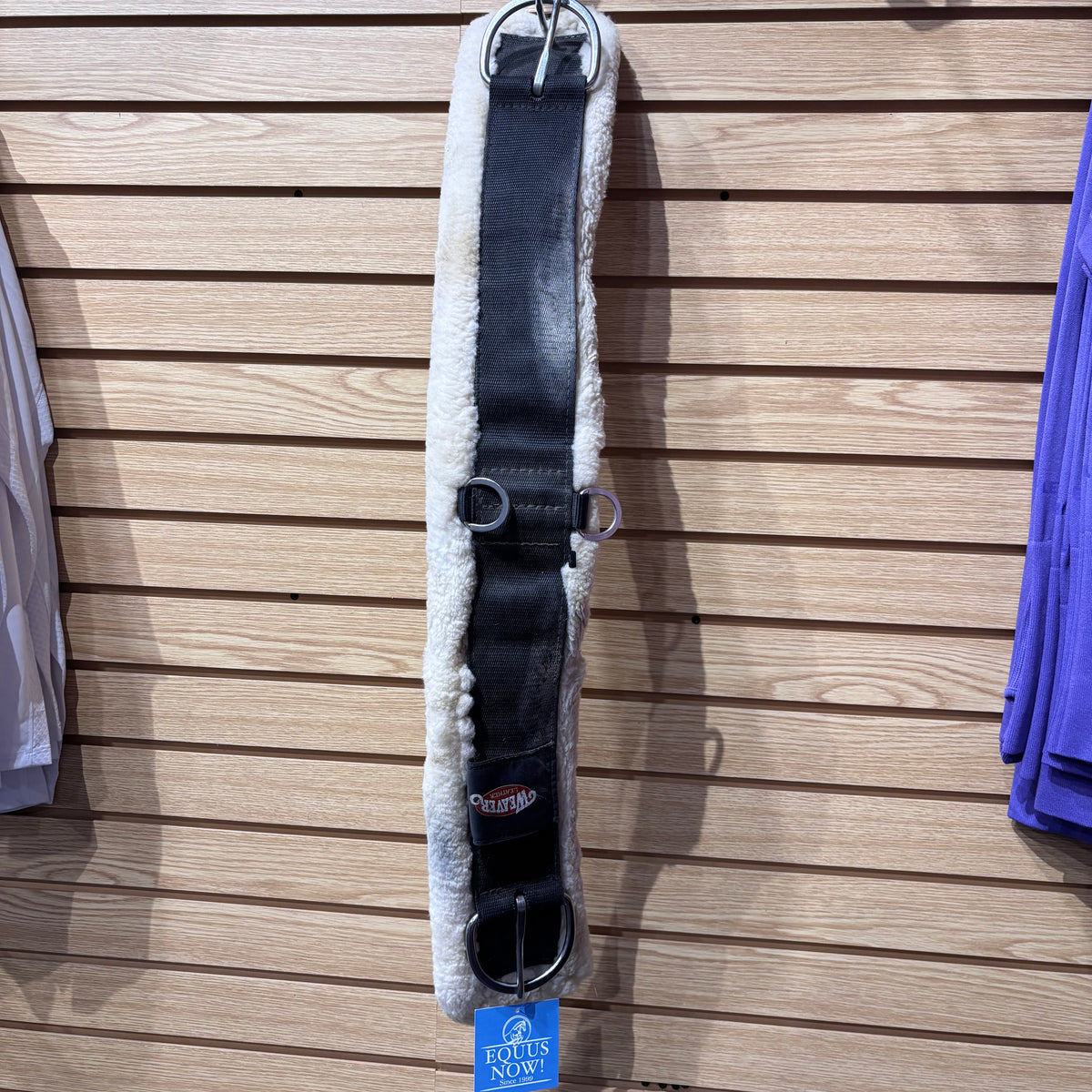 Used 33" Black Weaver Cinch with Removable Fleece