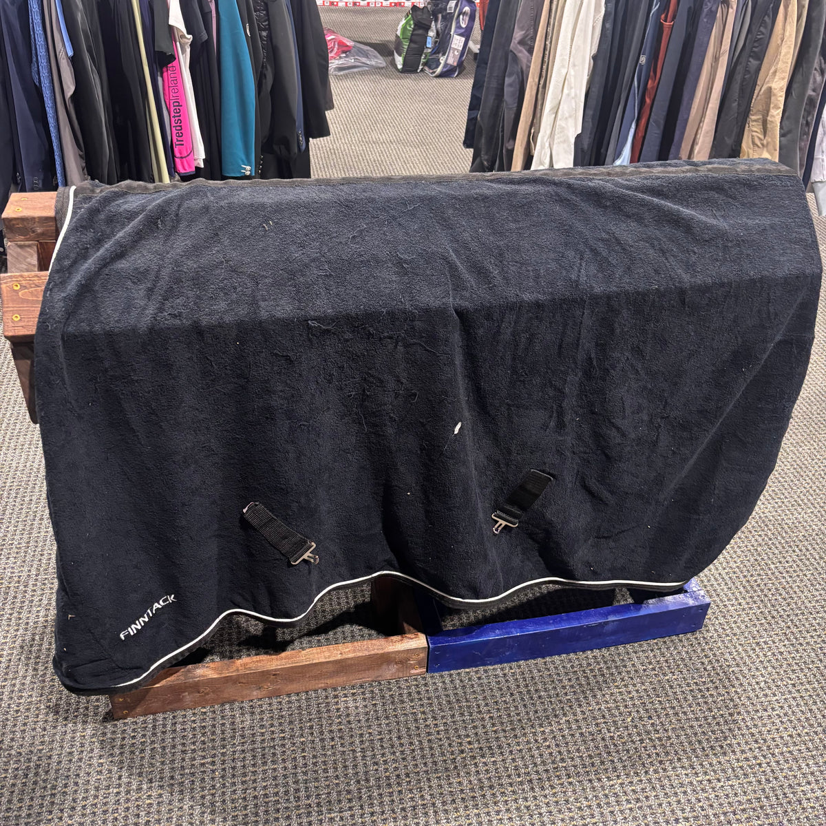 Used 58" Black FinnTack Towel Rug