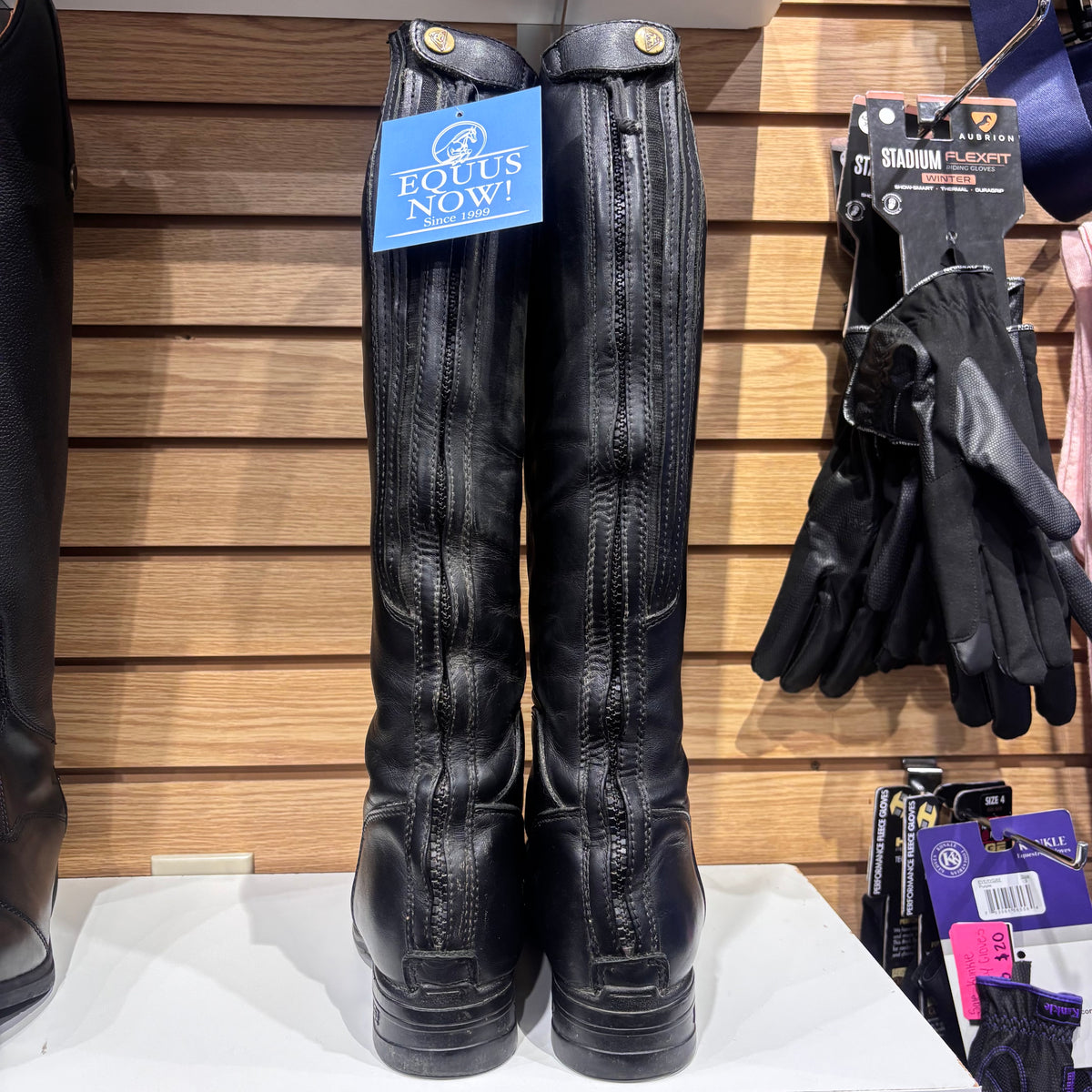 Used 9 Regular/Wide Black Mountain Horse Stirrup Control System Boots