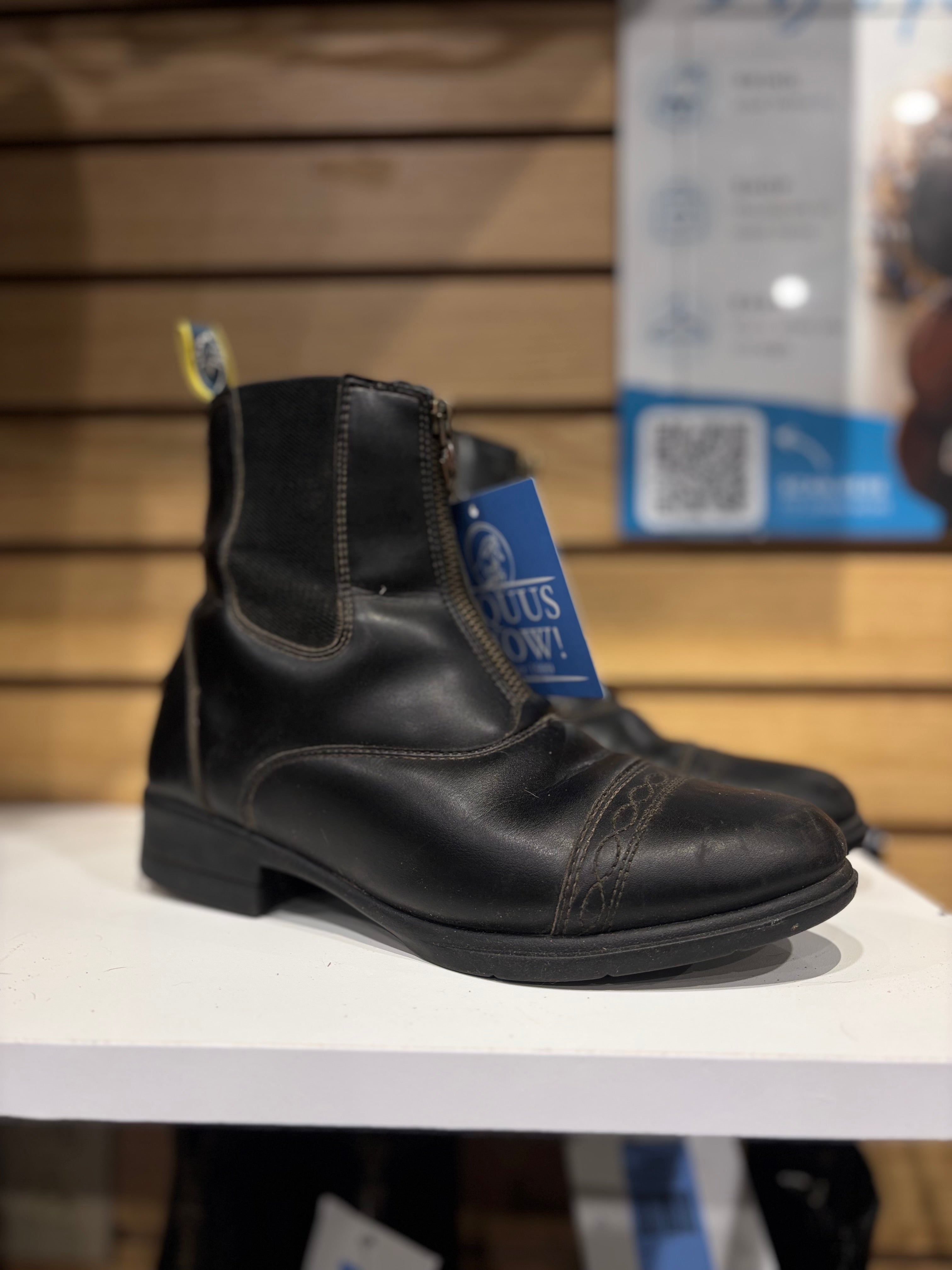 Used 7 Black Moretta Paddock Boots