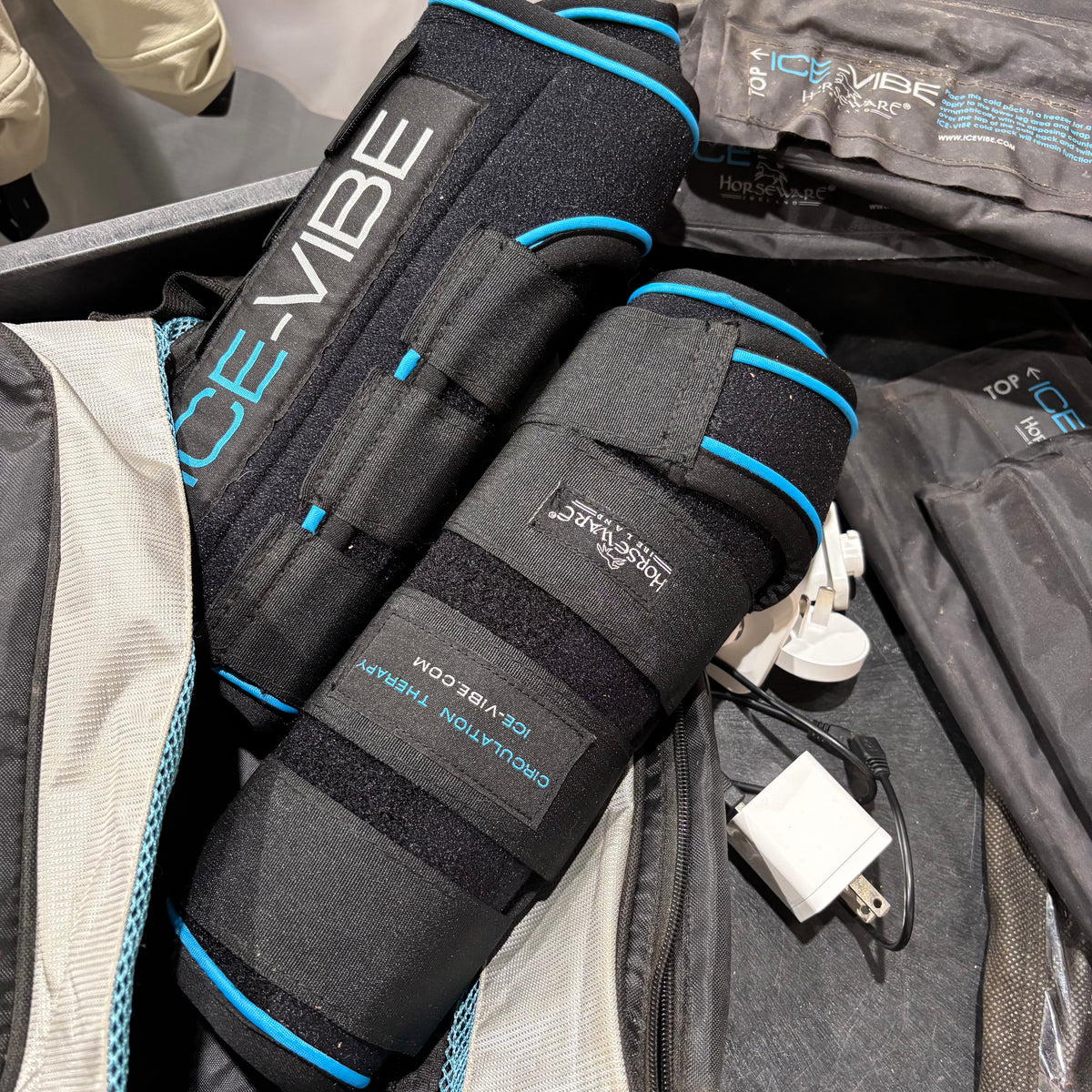 Used Full Black Ice Vibe Boots with 2 Pairs of Ice Packs