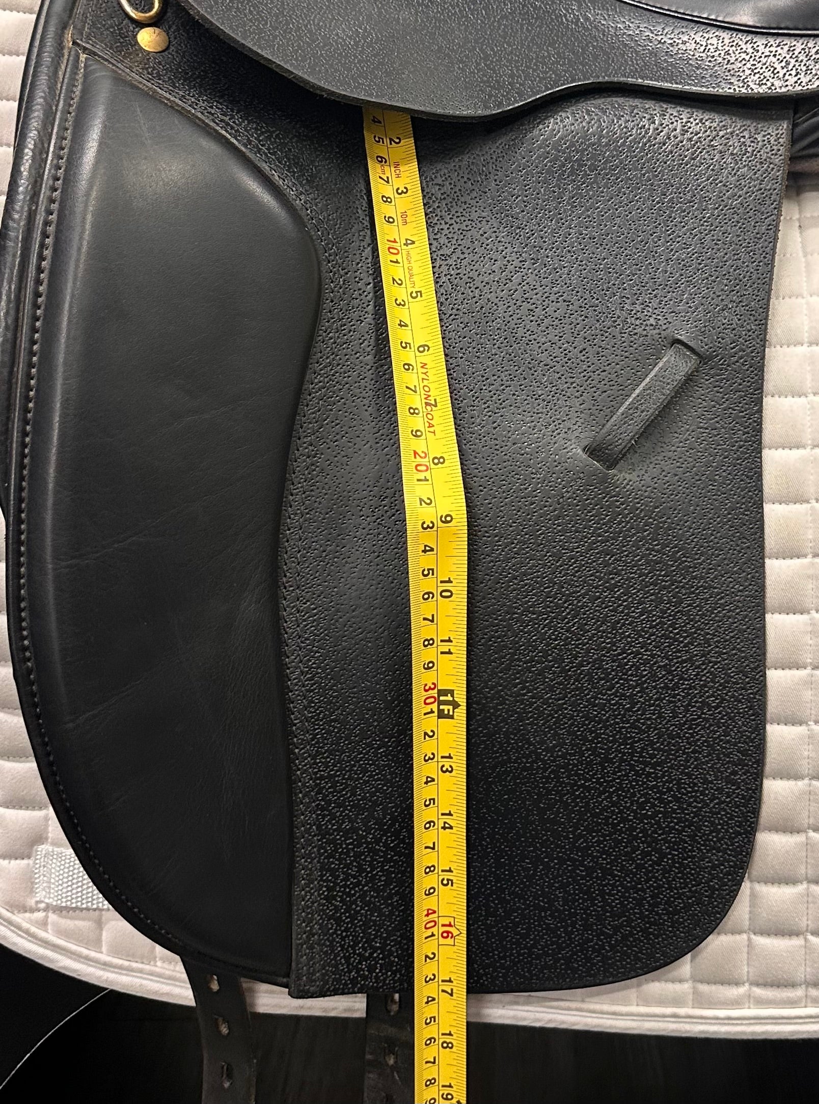 Used Black Country Dressage Saddle 17.5 Wide Tree