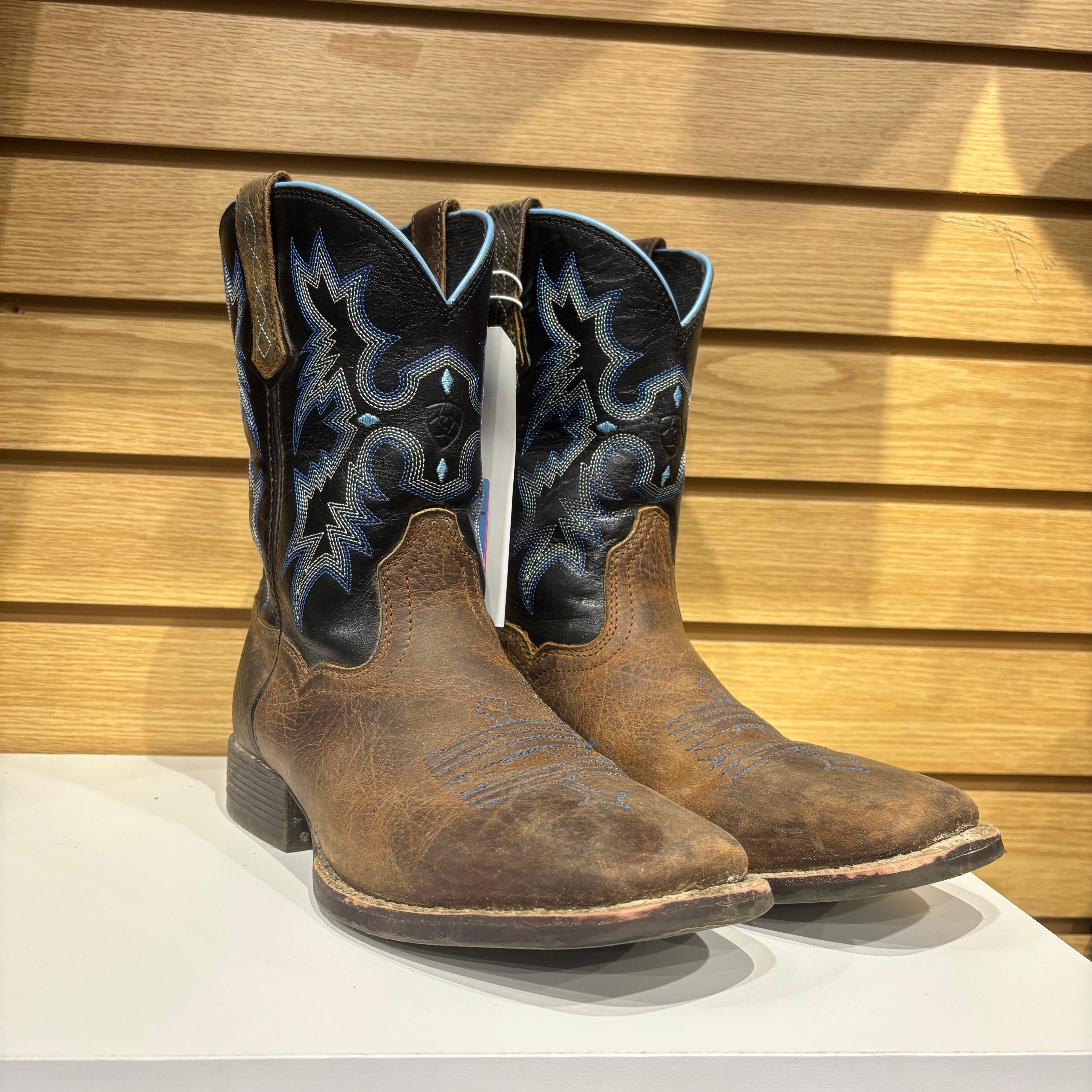 Used 4.5 Brown Ariat Boys Cowboy Boots