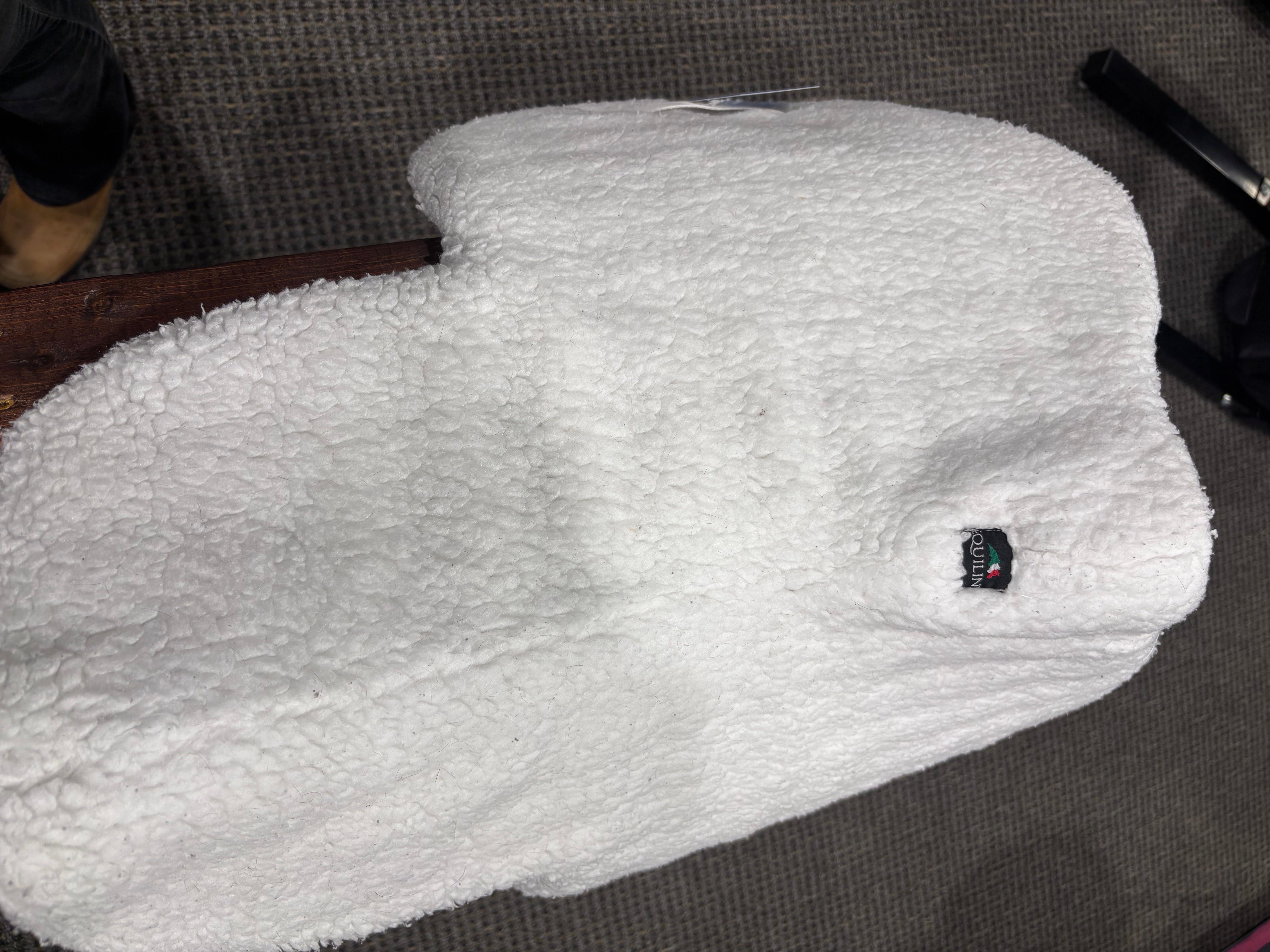 Used Equiline Fleece Shaped Pad White