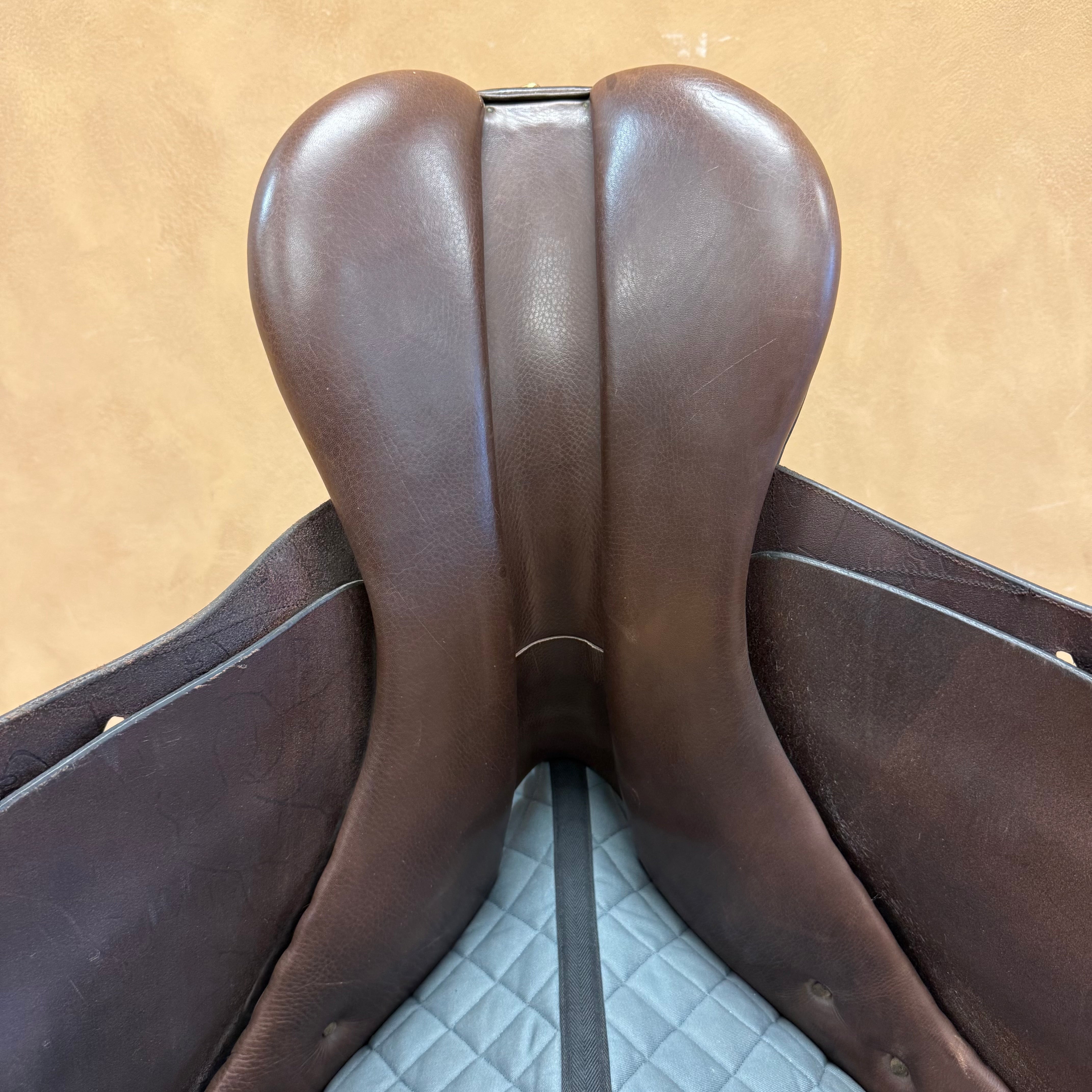 Used Pessoa Rodrigo Jump Saddle 17.5" Adjustable Tree