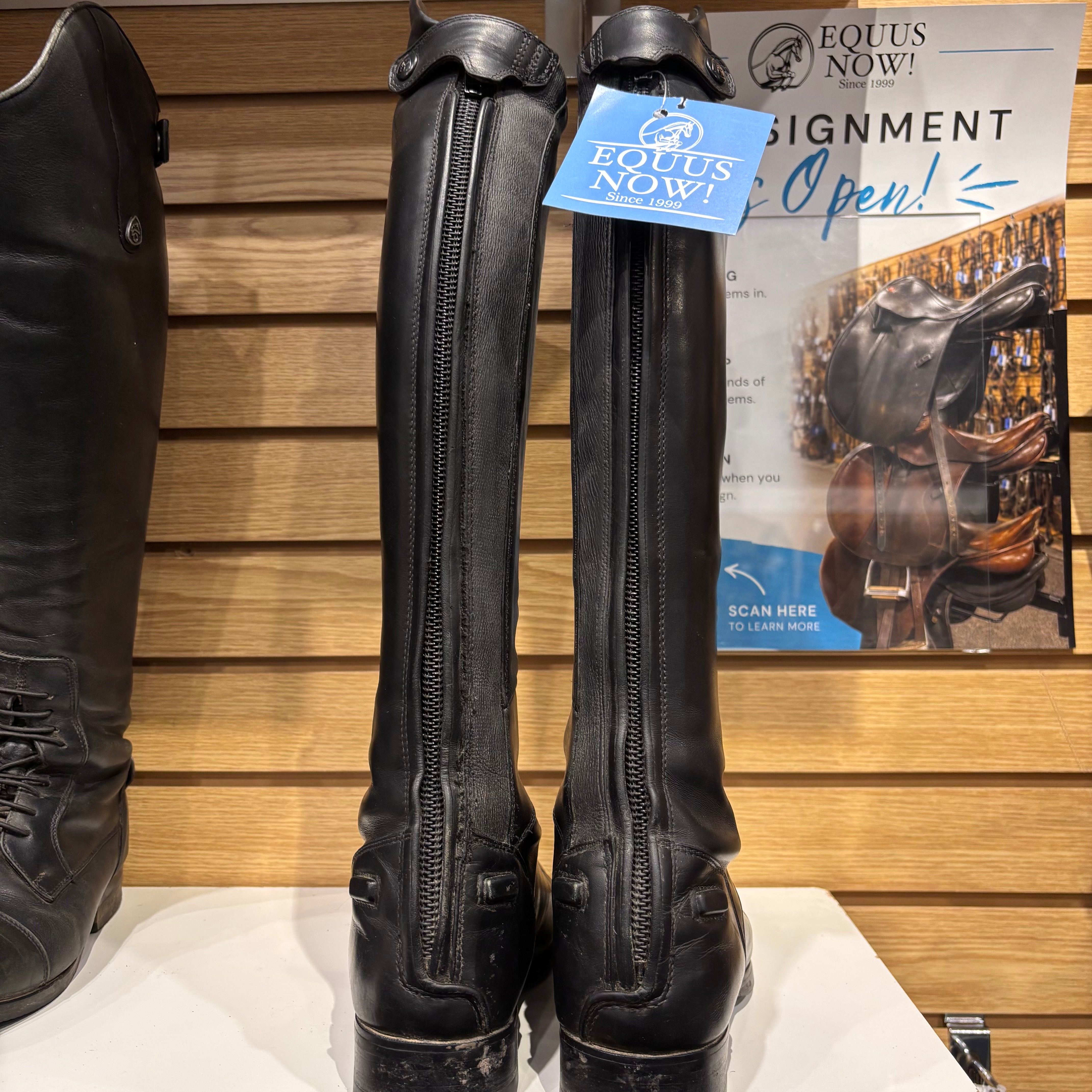 Used Ariat Monaco 6.5B Short Height Regular Calf Black